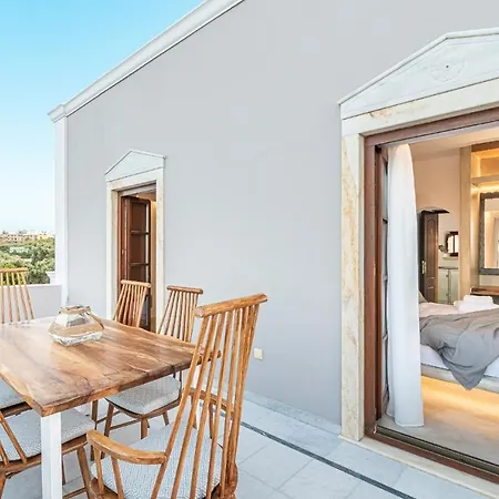 Leon (adults Only) Vourvoulos