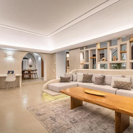 Leon (adults Only) Vourvoulos