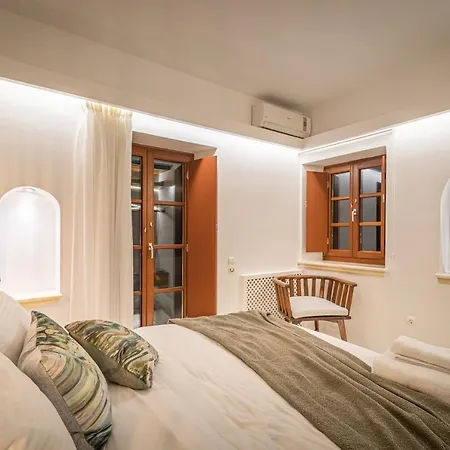 Leon (adults Only) * Vourvoúlos