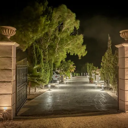 Leon (adults Only) *