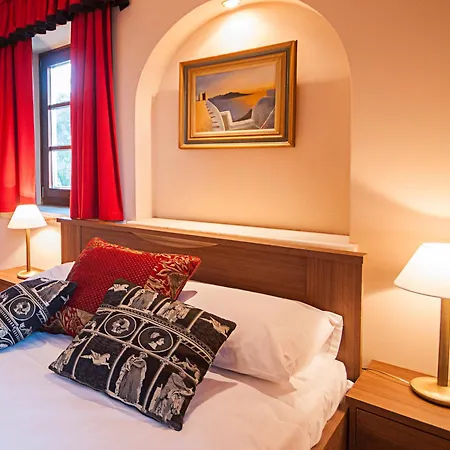 Leon (adults Only) * Vourvoulos