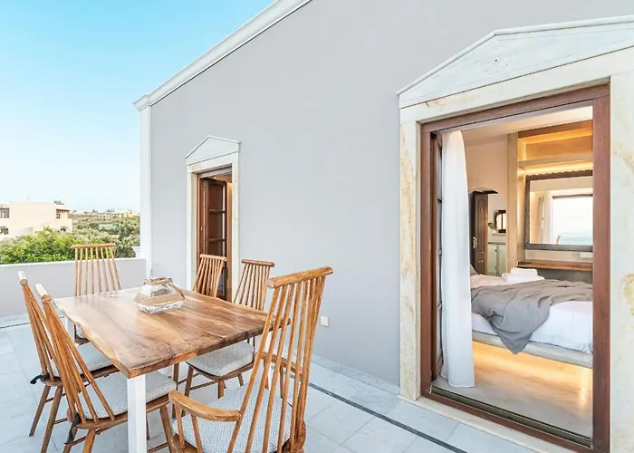 Leon (adults Only) Vourvoulos