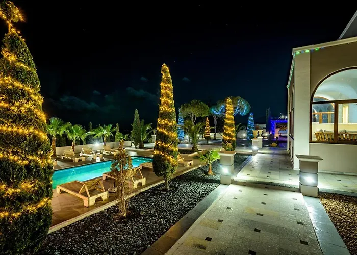 Leon (adults Only) Vourvoulos