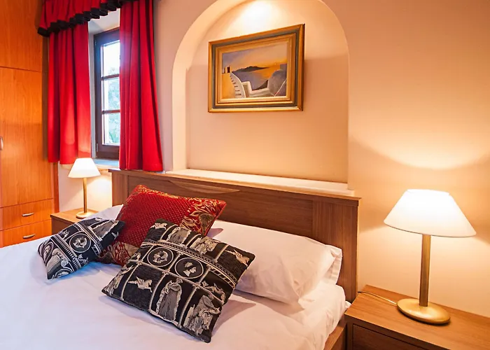 Leon (adults Only) * Vourvoúlos